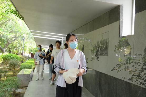 allwincity万象城官方网站学生第二党支部组织参观浙大西迁纪念广场3